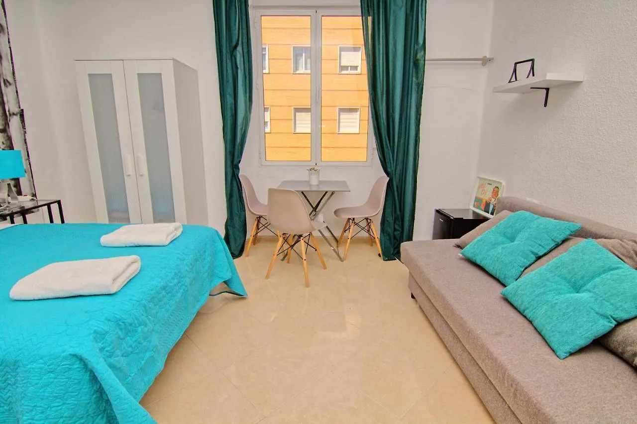 منزل للإقامة Low Cost Room Mercado مالقة إسبانيا