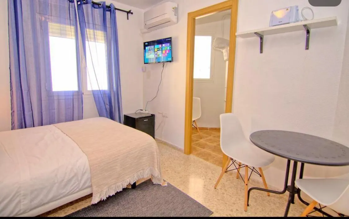Low Cost Room Mercado مالقة إسبانيا